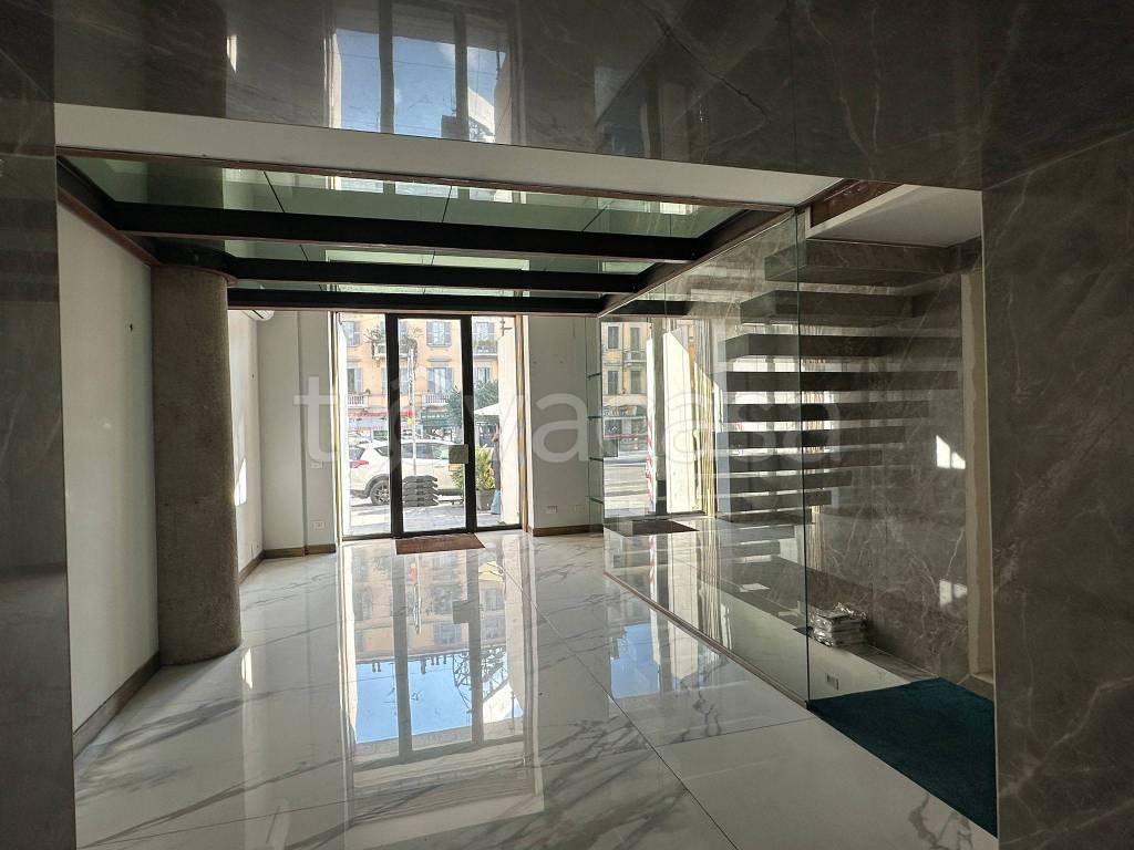 negozio in affitto a Milano
