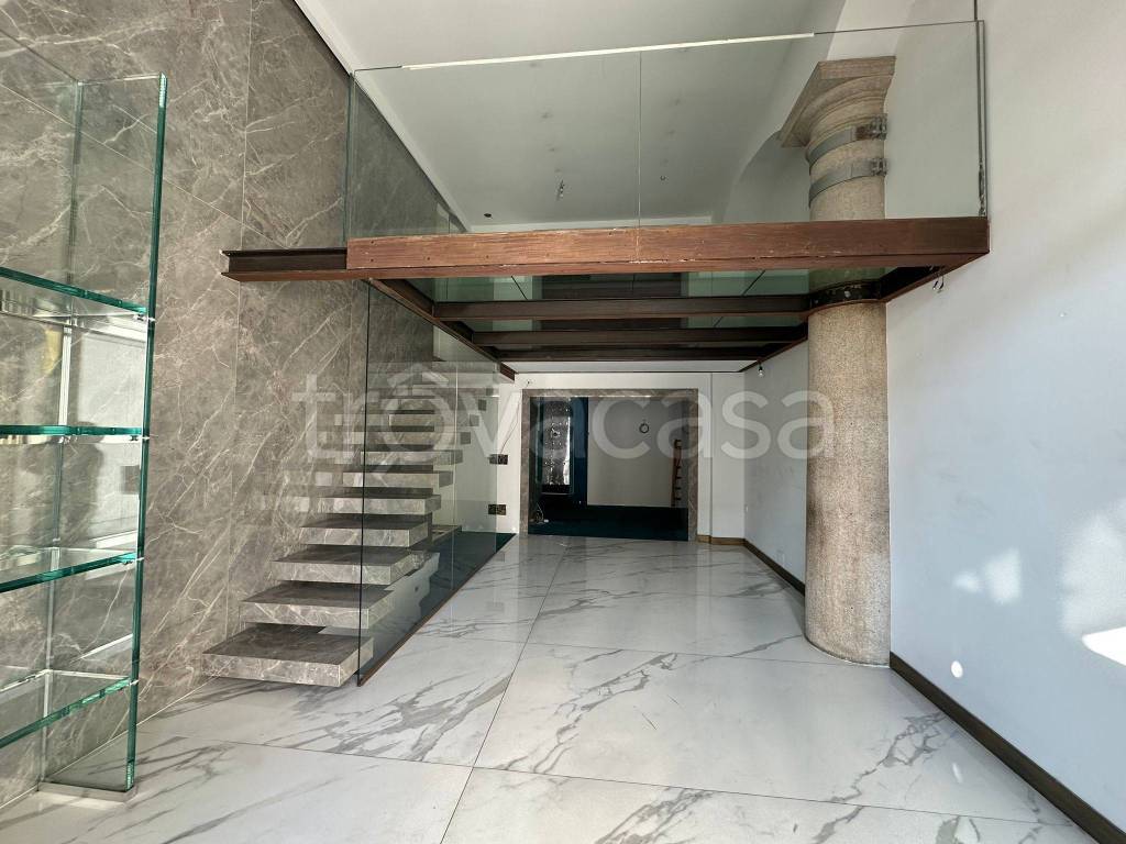 negozio in affitto a Milano