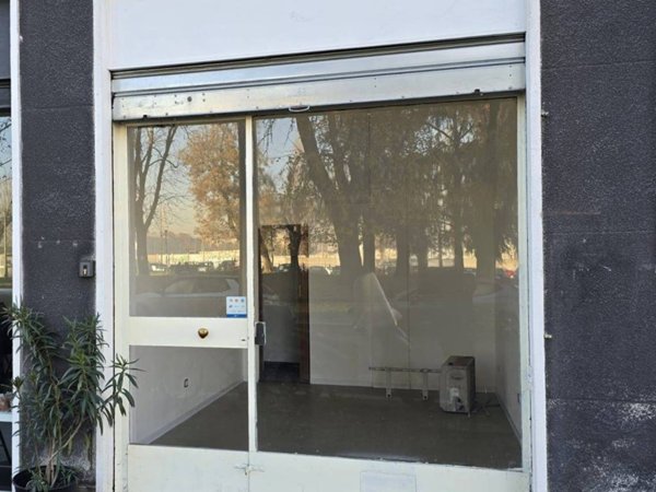 negozio in affitto a Milano in zona Piazzale Lodi