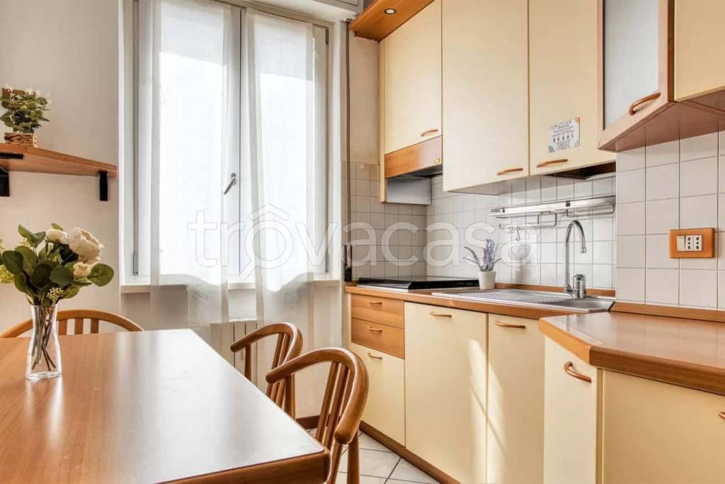 appartamento in affitto a Milano in zona Lorenteggio