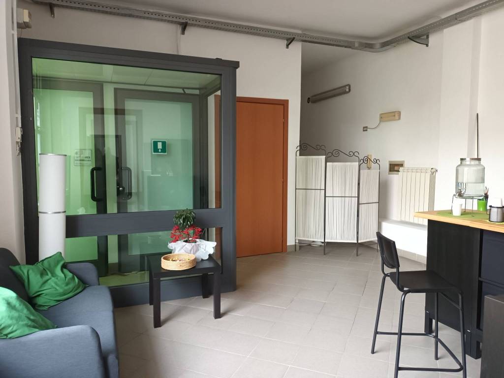 negozio in affitto a Milano in zona Affori