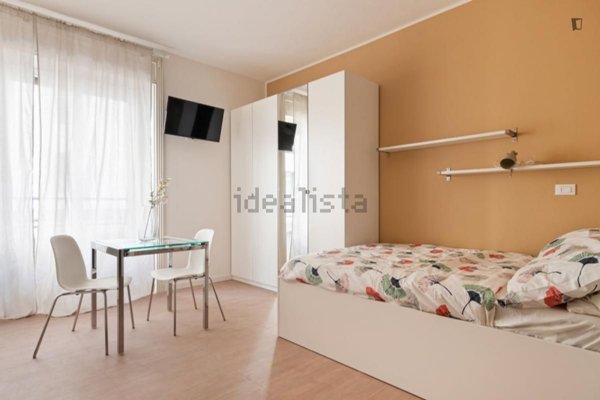 monolocale in affitto a Milano in zona Guastalla