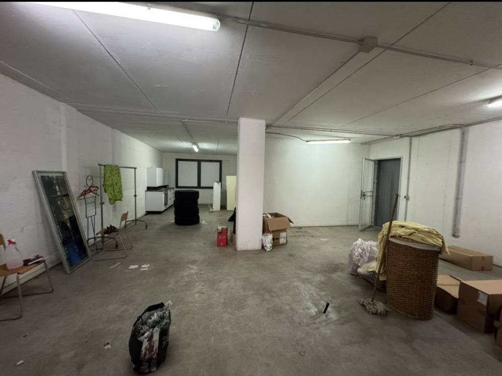 locale di sgombero in affitto a Milano