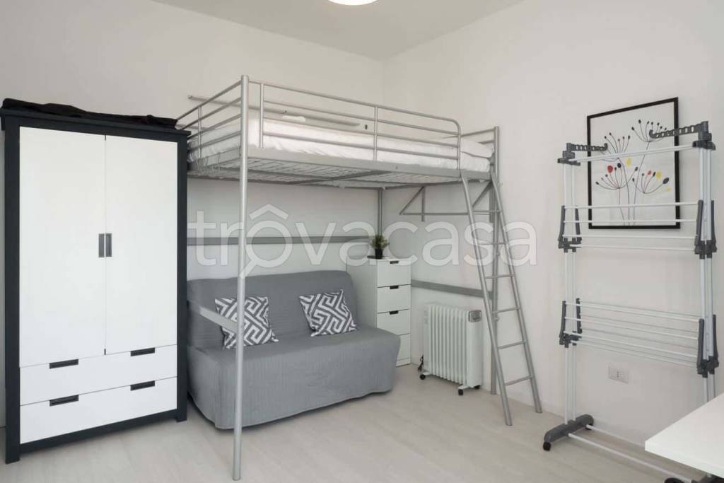 appartamento in affitto a Milano in zona Famagosta