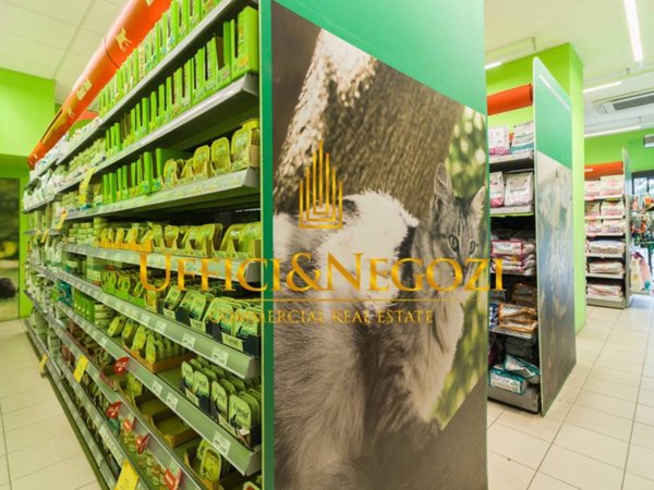 negozio in affitto a Milano in zona XXII Marzo
