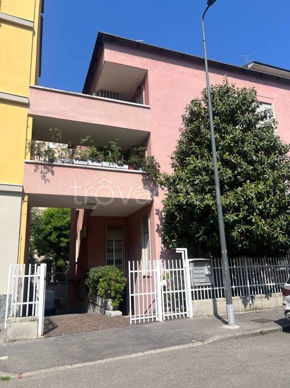 appartamento in affitto a Milano in zona Prato Centenaro