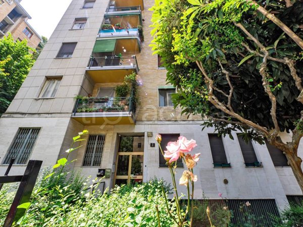 appartamento in affitto a Milano in zona Lorenteggio