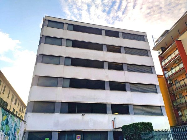 negozio in affitto a Milano in zona Porta Genova
