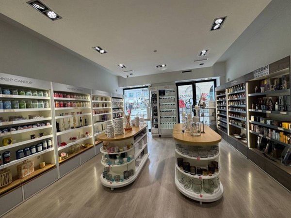 negozio in affitto a Milano in zona Centro Direzionale