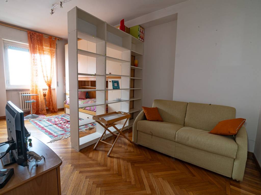 appartamento in affitto a Milano in zona Lorenteggio