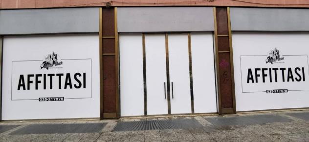 negozio in affitto a Milano