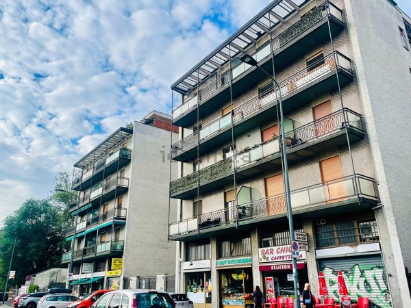 locale commerciale in affitto a Milano in zona Ronchetto sul Naviglio