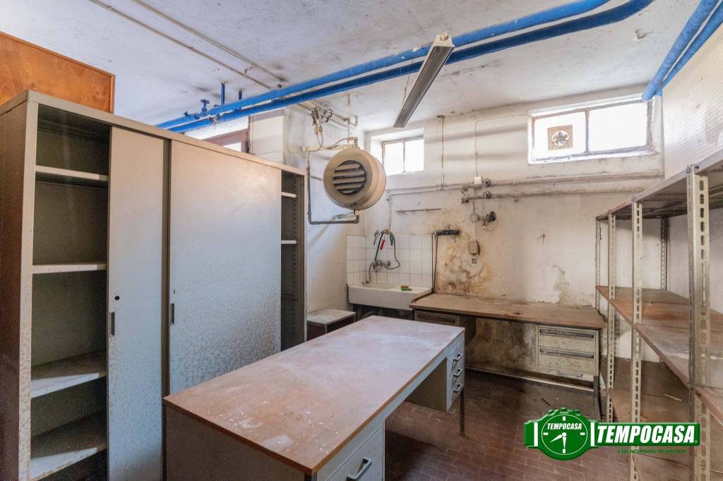 locale commerciale in affitto a Milano