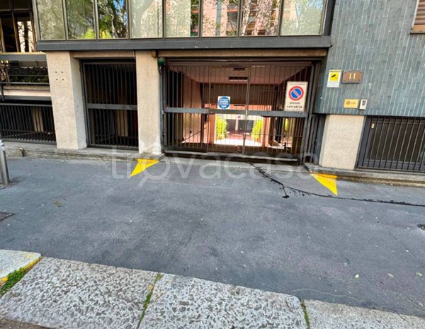 locale commerciale in affitto a Milano