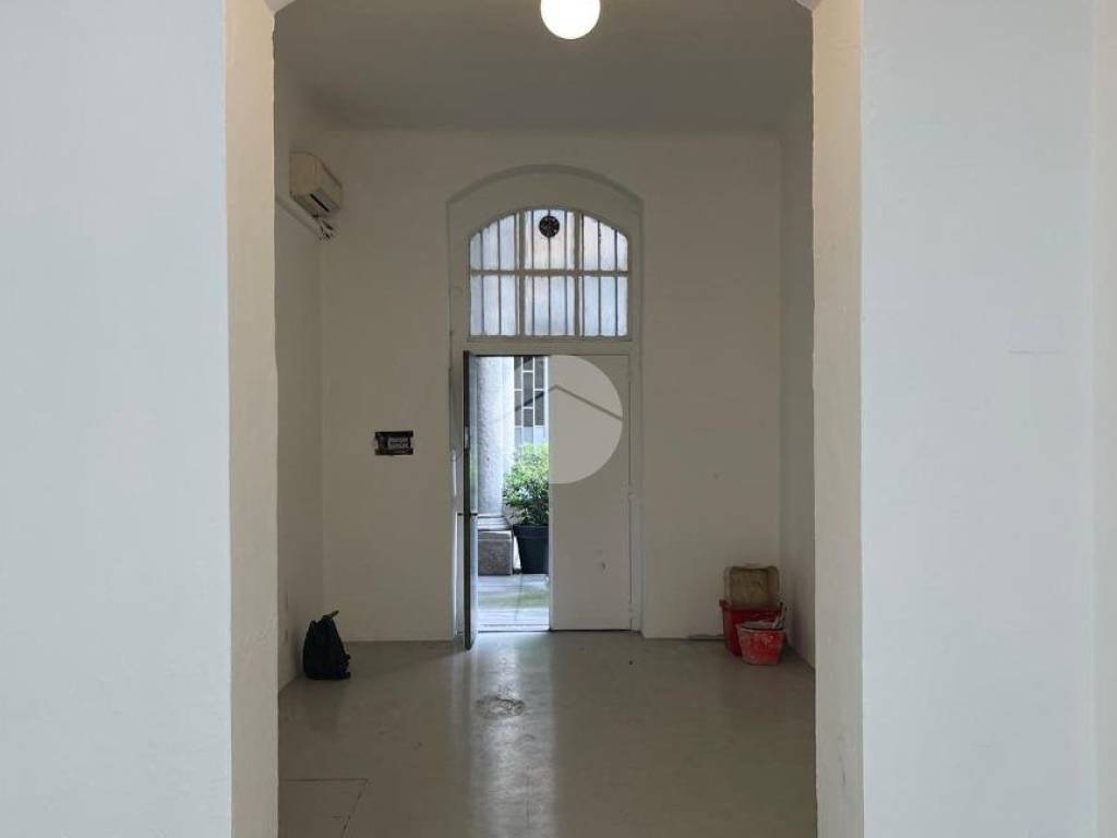 negozio in affitto a Milano in zona Solari