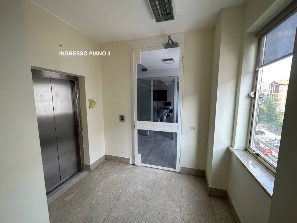 ufficio in affitto a Milano in zona Famagosta