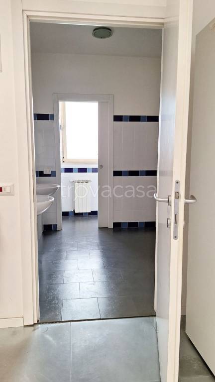 ufficio in affitto a Milano in zona Famagosta
