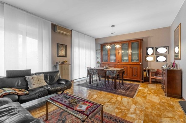 appartamento in affitto a Milano in zona Famagosta