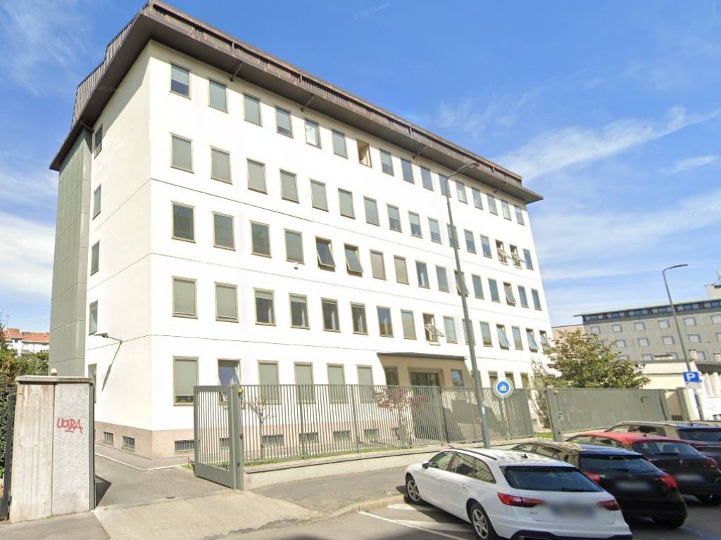 ufficio in affitto a Milano in zona Famagosta