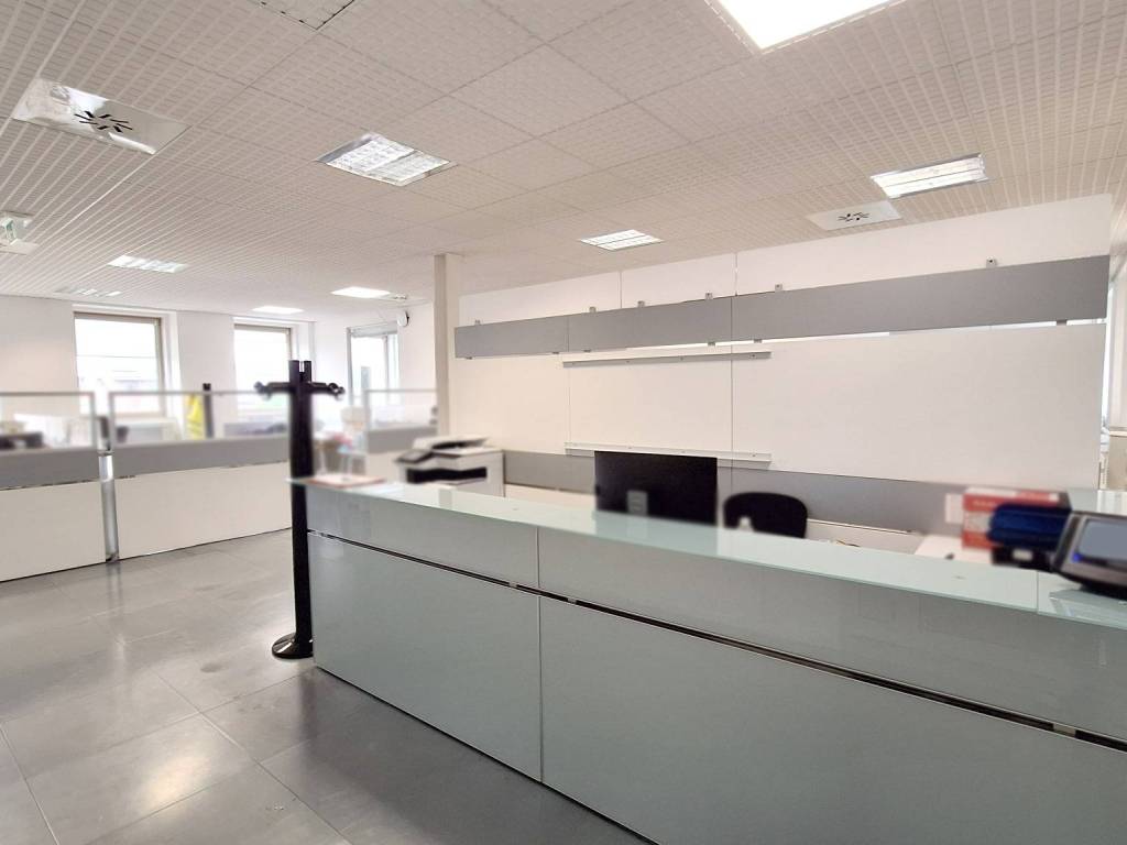 ufficio in affitto a Milano in zona Barona