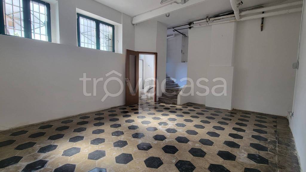 locale commerciale in affitto a Milano