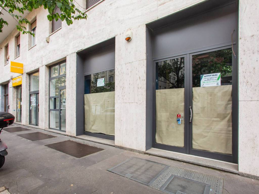 negozio in affitto a Milano in zona Guastalla