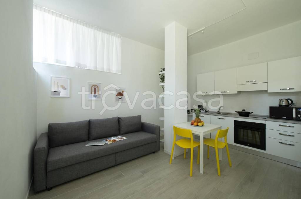 appartamento in affitto a Milano in zona Famagosta