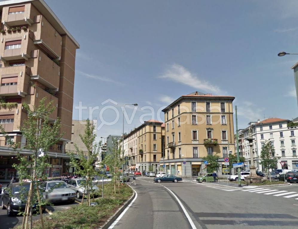 negozio in affitto a Milano