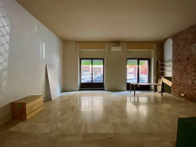 negozio in affitto a Milano in zona Città Studi