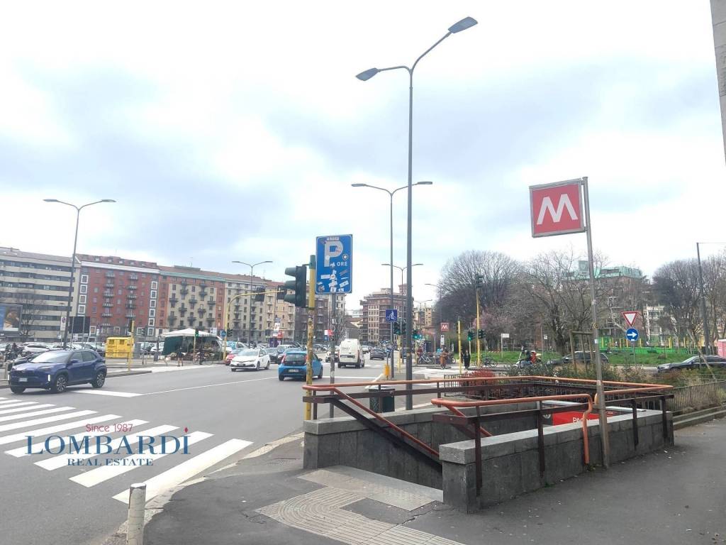 negozio in affitto a Milano in zona Solari