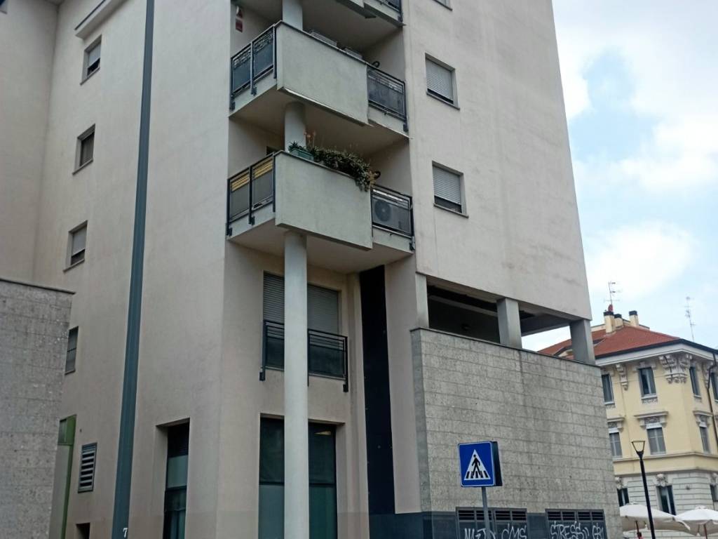 appartamento in affitto a Milano in zona Famagosta