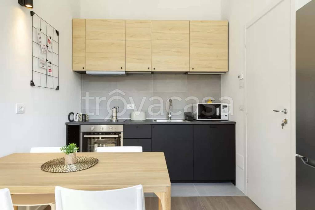 appartamento in affitto a Milano in zona Lorenteggio