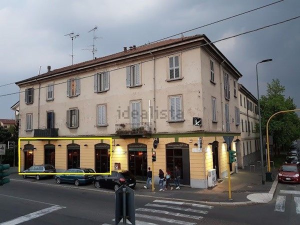 negozio in affitto a Milano in zona Gratosoglio