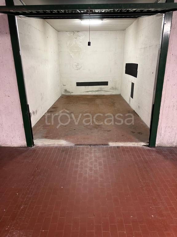 negozio in affitto a Milano in zona Forlanini