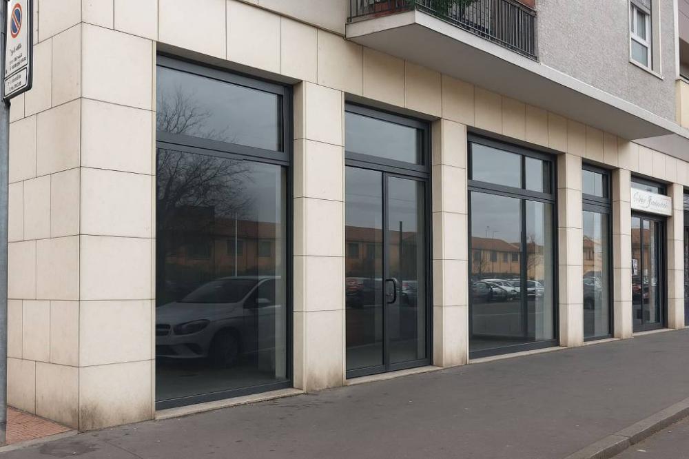 negozio in affitto a Milano in zona Porta Genova