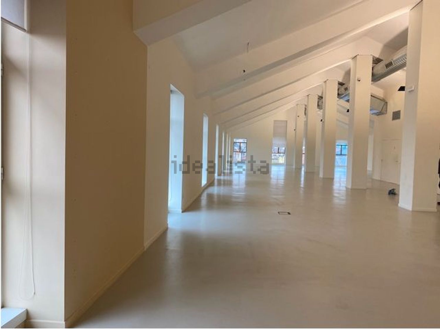 locale commerciale in affitto a Milano in zona Solari