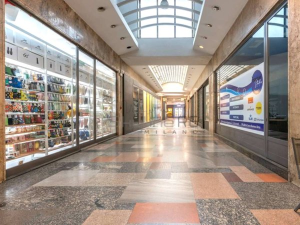 negozio in affitto a Milano in zona Centro Direzionale
