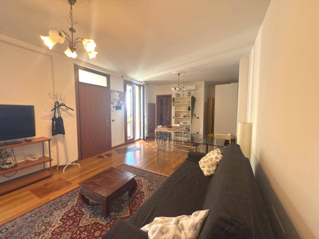 appartamento in affitto a Milano in zona Porta Genova