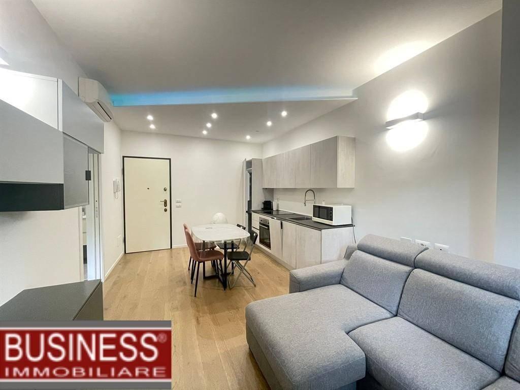 appartamento in affitto a Milano in zona Lorenteggio