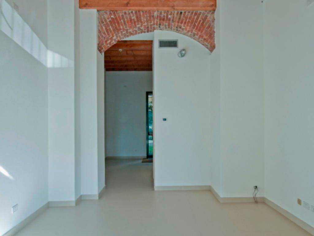 negozio in affitto a Milano