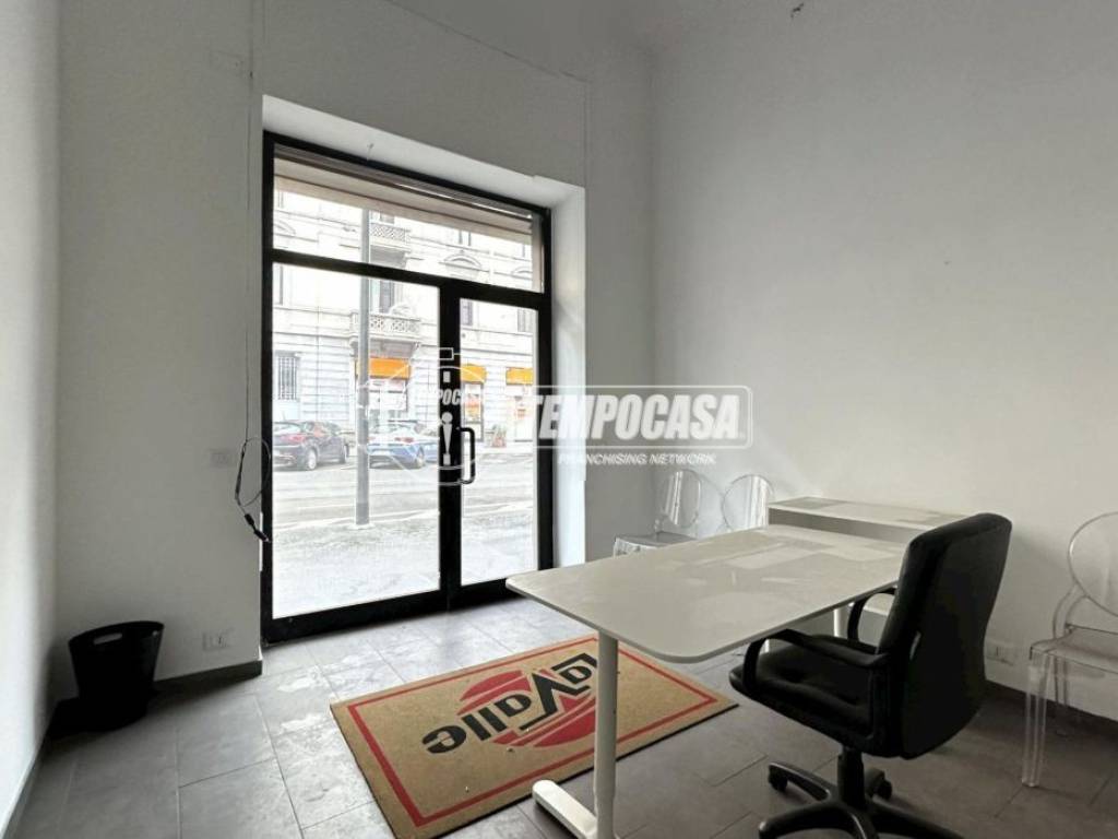 negozio in affitto a Milano in zona Centro Direzionale