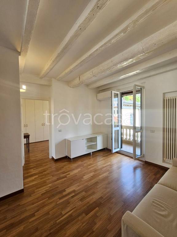appartamento in affitto a Milano in zona Porta Nuova