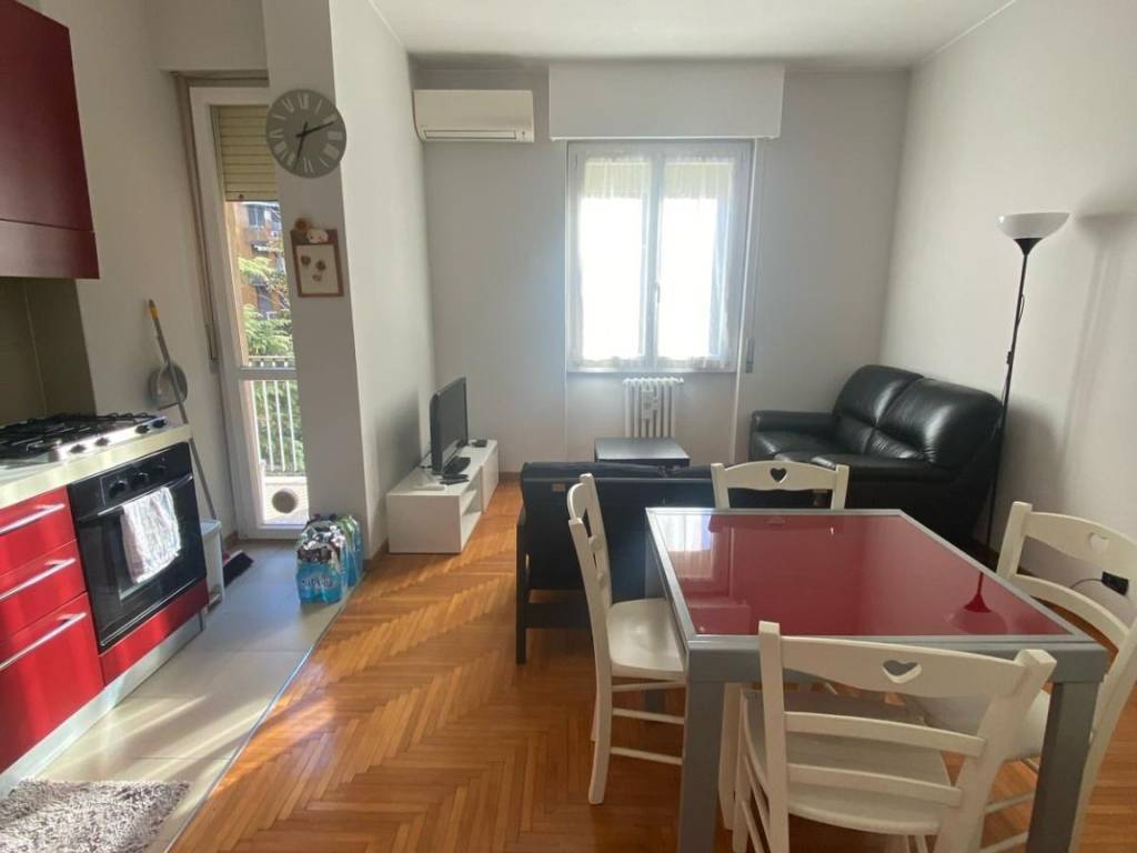 appartamento in affitto a Milano in zona Lorenteggio