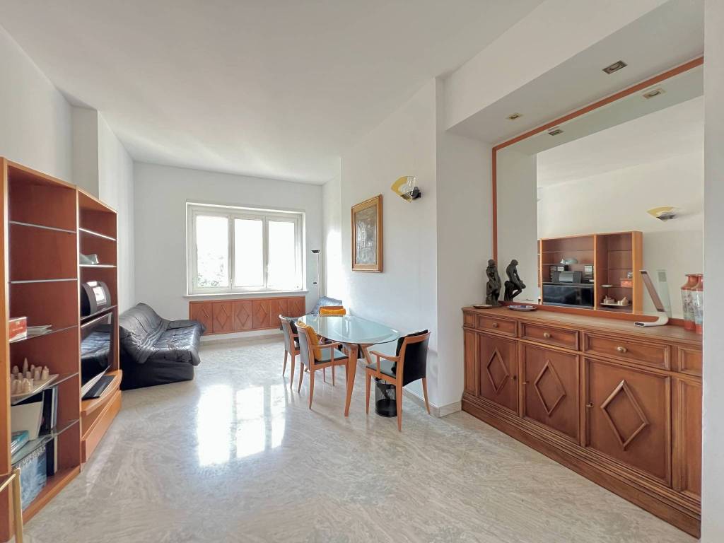 appartamento in affitto a Milano in zona Centro Direzionale