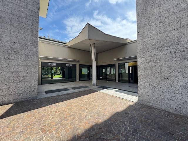 negozio in vendita a Milano