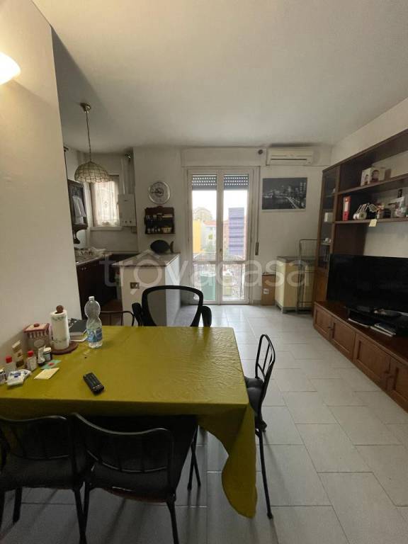 appartamento in affitto a Milano in zona Forze Armate