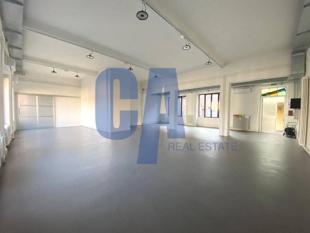 intera palazzina in affitto a Milano in zona Solari