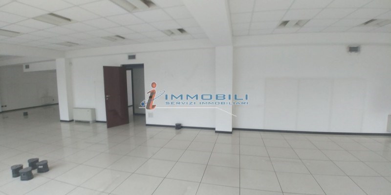 ufficio in affitto a Milano in zona Gallaratese