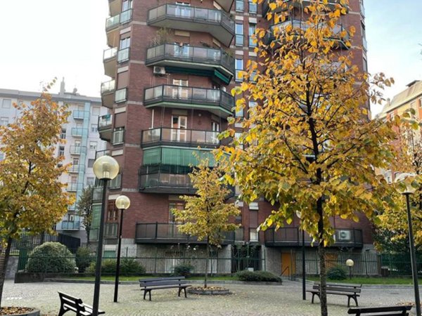 appartamento in affitto a Milano in zona Lorenteggio
