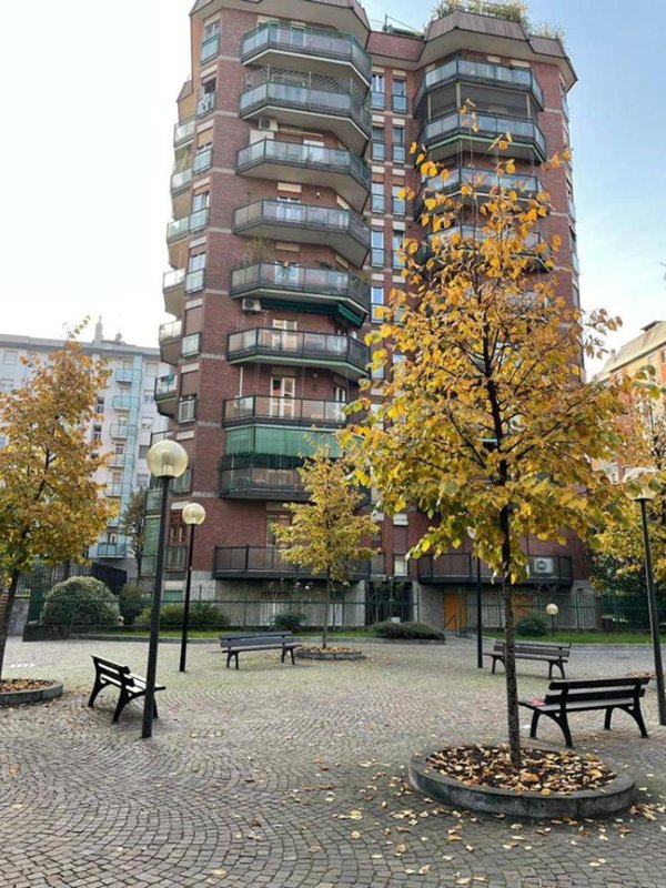 appartamento in affitto a Milano in zona Lorenteggio